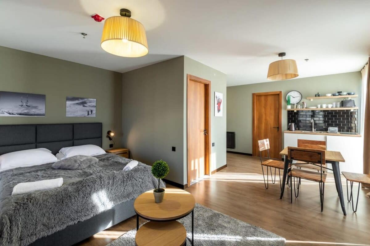 Super Stylish And Cozy 2 Bedroom 4Or6 People Apartment In Key Location In Marshall Gudauri Project Ski Resort エクステリア 写真