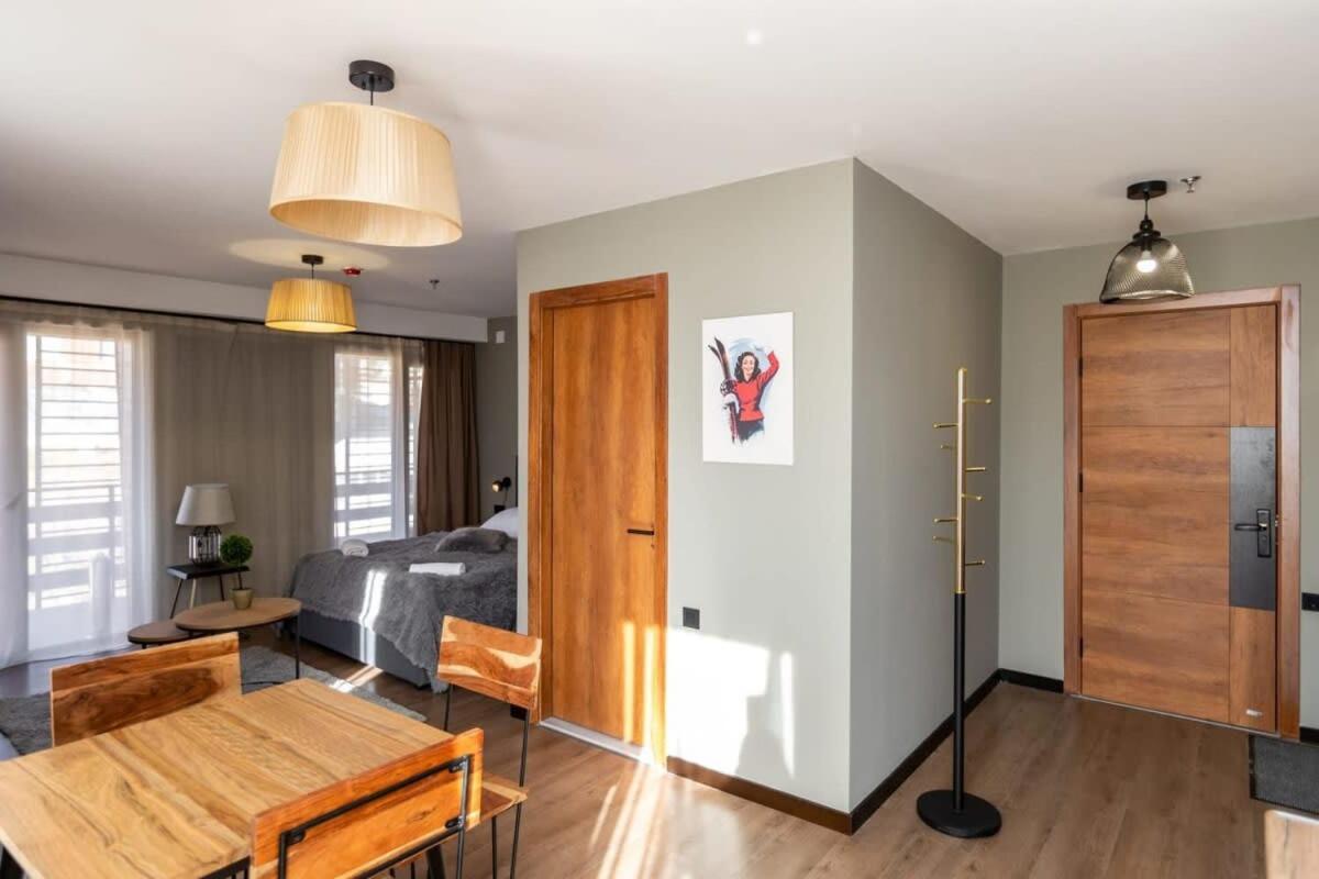 Super Stylish And Cozy 2 Bedroom 4Or6 People Apartment In Key Location In Marshall Gudauri Project Ski Resort エクステリア 写真